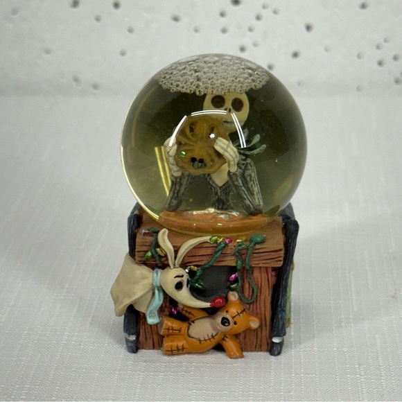 Disney Nightmare Before Christmas Jack & Zero Mini Snow Globe - Picture 3 of 13